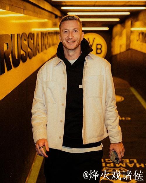 罗伊斯重返多特主场，俱乐部官方社媒发文欢迎