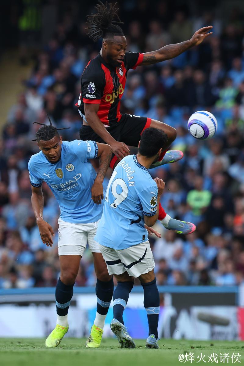 曼联近4场英超对伯恩茅斯2平2负，近两个赛季主场均0-3失利